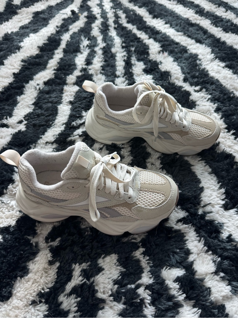 Reebok Neutral Sneaker